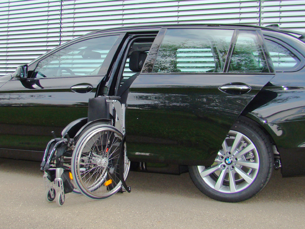 aménagement voiture handicapé - chargement de votre fauteuil roulant